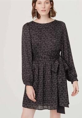 club monaco paget dress Club Monaco Paget Dress 100% Silk Long Sleeved Floral Navy 00